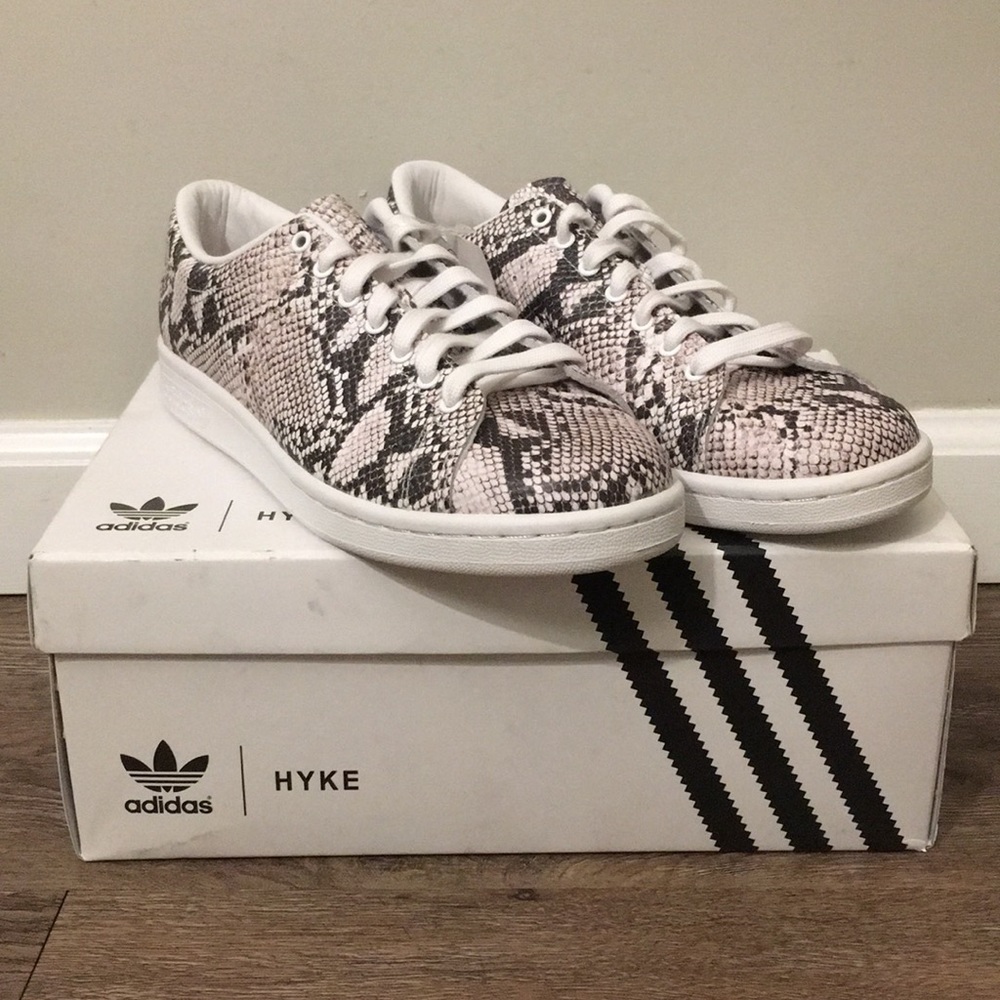 Adidas HYKE snakeskin print sneakers sz 7 1/2